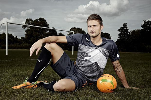 门德斯：不知道为啥有这么多关于亚马尔的噪音，我们都年轻过（门德斯：不解外界为何对亚马尔喧嚣不止，我们都曾年少）