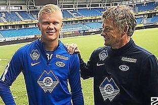 东体：足协要求所有女足国脚踢完全运会后立刻赶往国家队报到