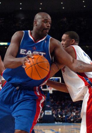 球迷领袖怒斥穆帅：厚颜无耻议论对手，对本方粗野动作装瞎！（球迷领袖怒批穆帅：肆意评点对手，对己方粗暴犯规却选择性失明）