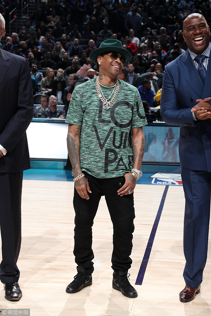 替补球员上场即改变比赛节奏（替补登场瞬间改写比赛节奏）