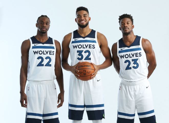 邮报：特朗普送C罗一把白宫金钥匙，该礼物专为特别宾客准备（邮报：特朗普向C罗赠予白宫金钥匙，此礼为贵宾专属）