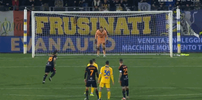 记者：伯恩利正就引进纽卡门将杜布拉夫卡进行谈判