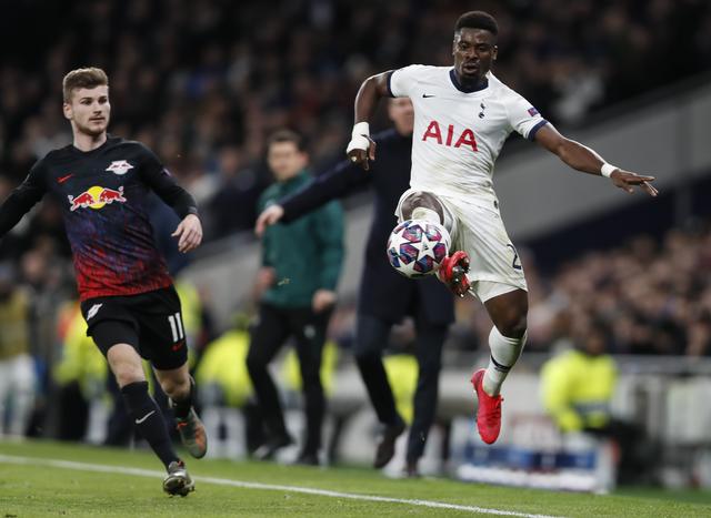 梅西职业生涯获得13座联赛冠军：西甲10冠、法甲2冠、美职联1冠（梅西生涯联赛13冠：西甲10冠、法甲2冠、美职联1冠）