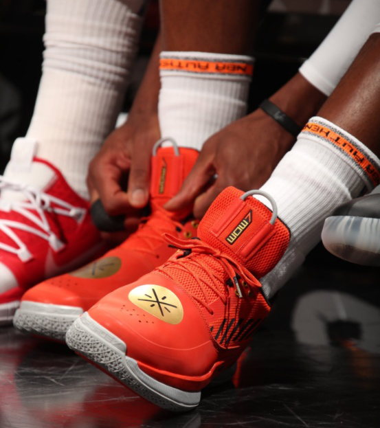 欧冠前瞻：皇马教练阿隆索生死战，曼城对西甲队豪取四连胜（欧冠前瞻：阿隆索率皇马迎生死关，曼城对西甲球队已豪取四连胜）