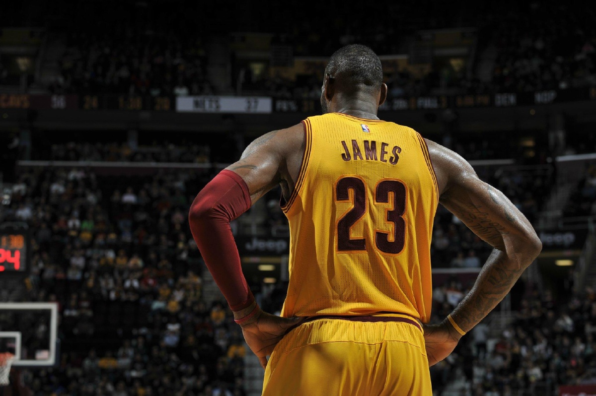 亚特兰大新鹰王！杰伦·约翰逊连续三场砍下三双（老鹰新核心！杰伦·约翰逊三连三双）