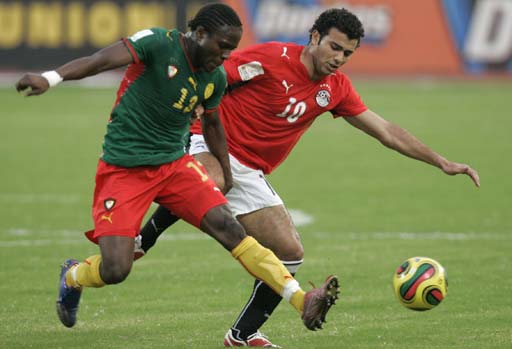 都体：DV9肌肉不适但伤情不重，保险起见周末联赛会替补（据都体报道，DV9肌肉略有不适但无大碍，周末联赛将以替补身份出场）