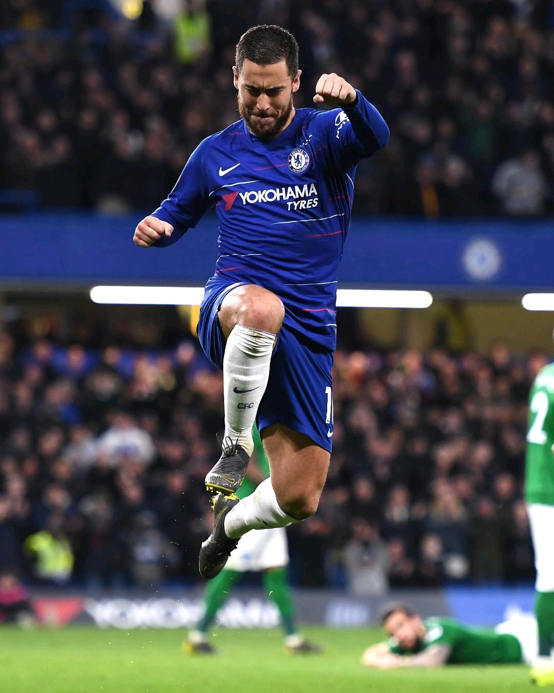 法媒：恩德里克租借费80万欧，若出场数少于25里昂需付违约金（法媒：里昂租借恩德里克费80万欧，出场未满25场将触发违约金）